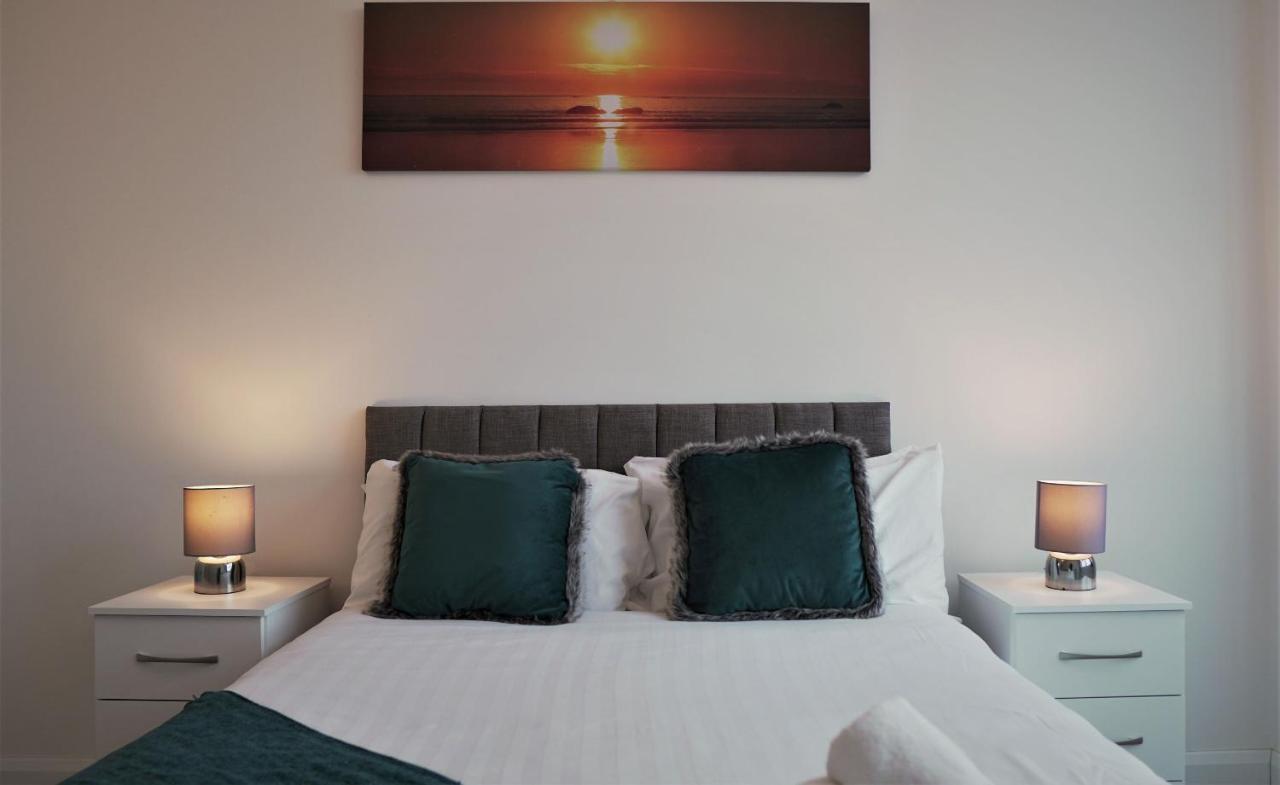 Sapphire House Apartments テルフォード エクステリア 写真