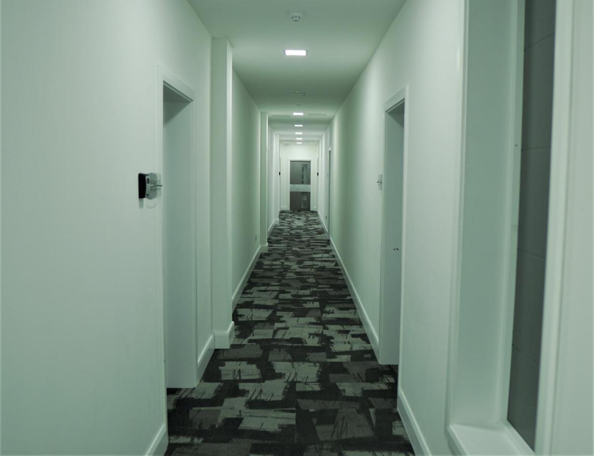 Sapphire House Apartments テルフォード エクステリア 写真
