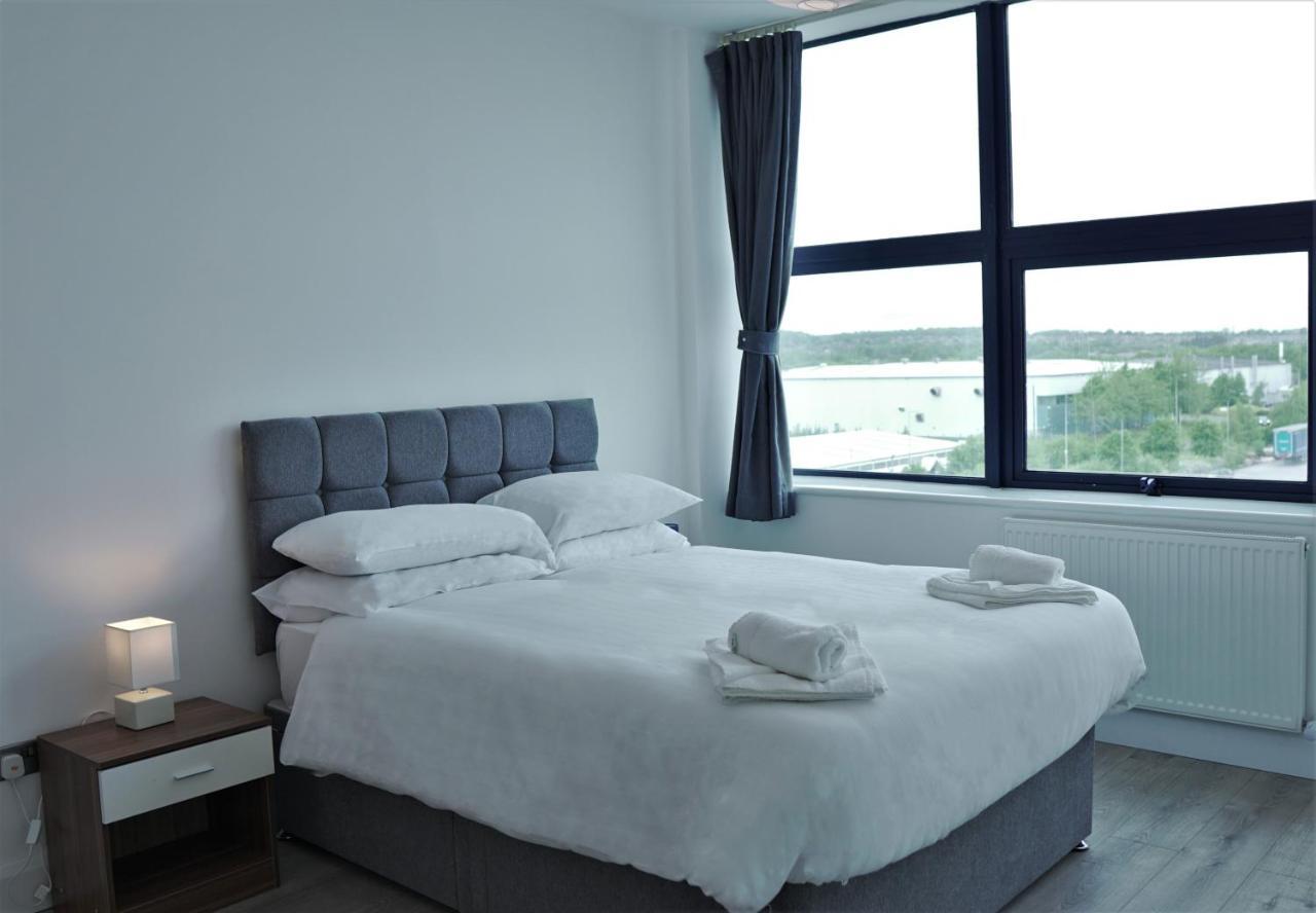 Sapphire House Apartments テルフォード エクステリア 写真