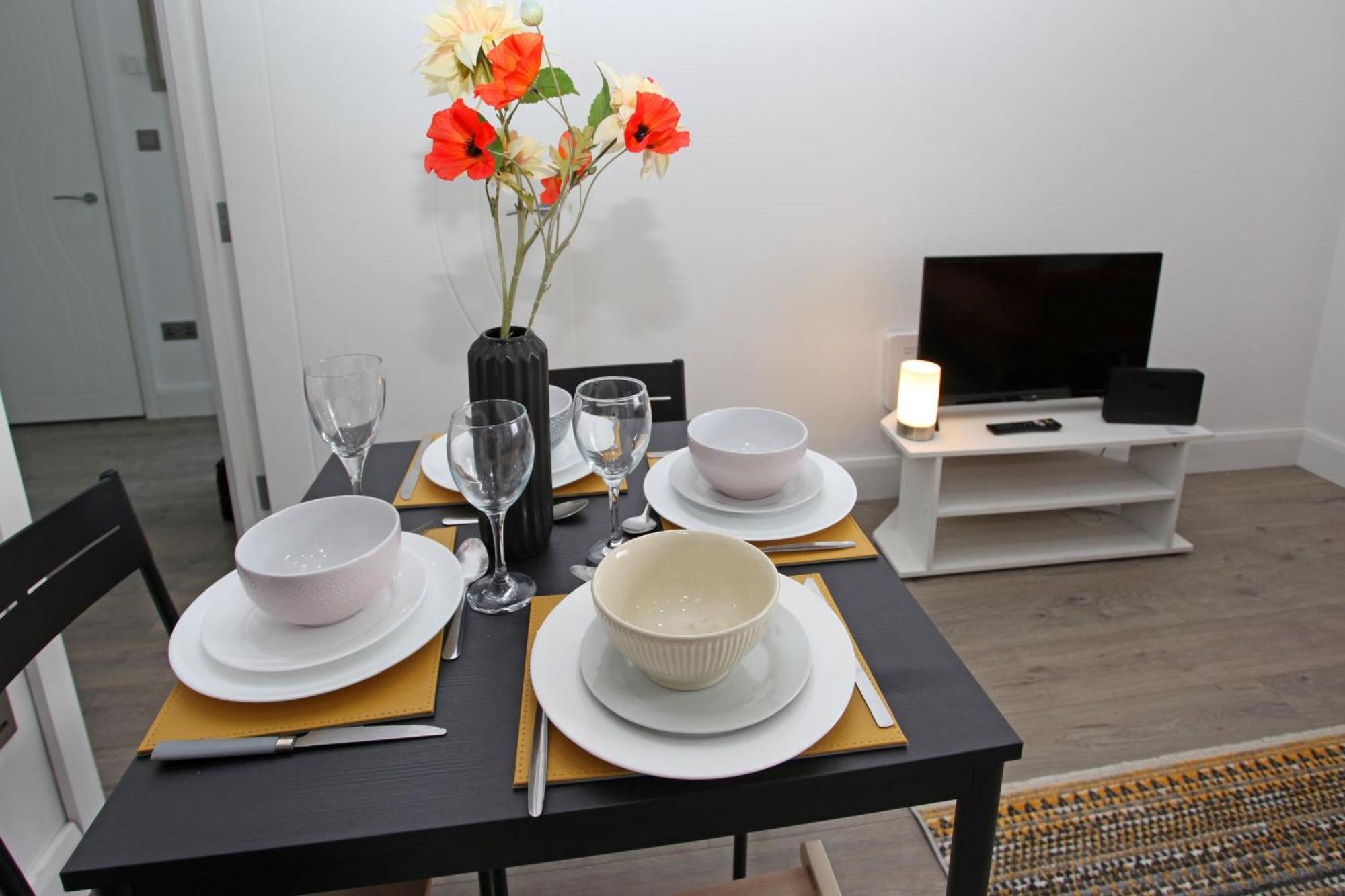 Sapphire House Apartments テルフォード エクステリア 写真