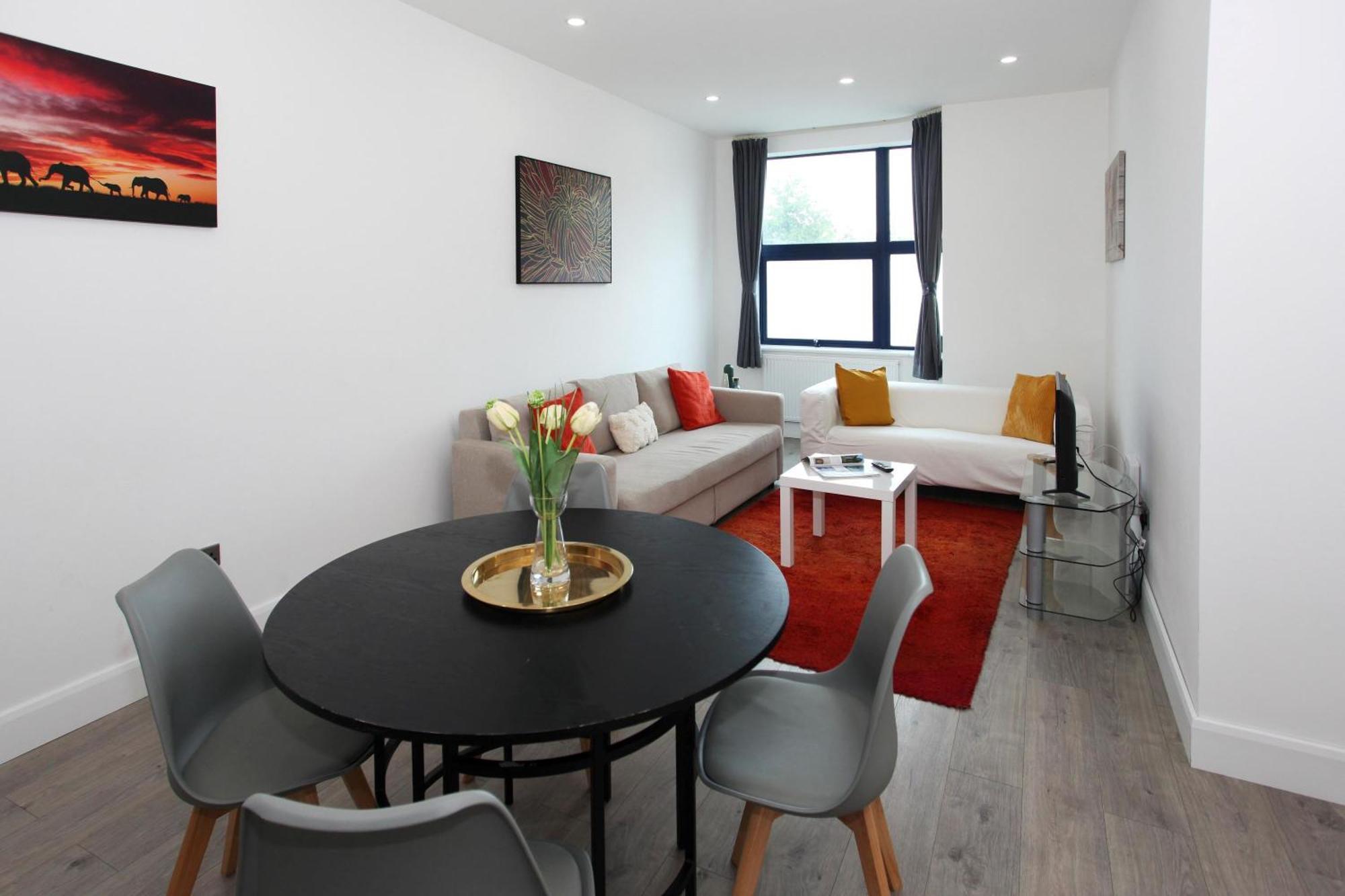 Sapphire House Apartments テルフォード エクステリア 写真